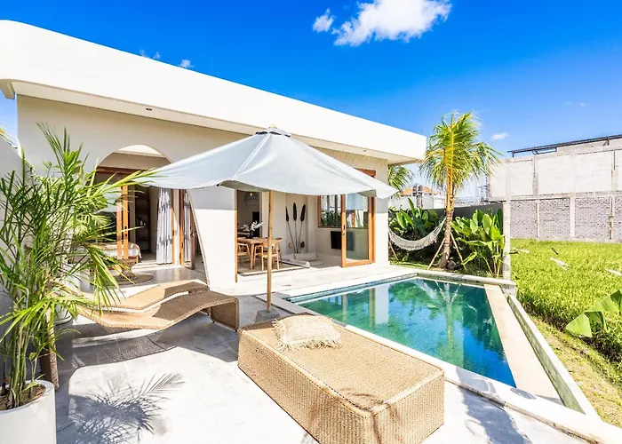 Glentana - Rare 3br With Full Rice Field Views And Sunset Canggu