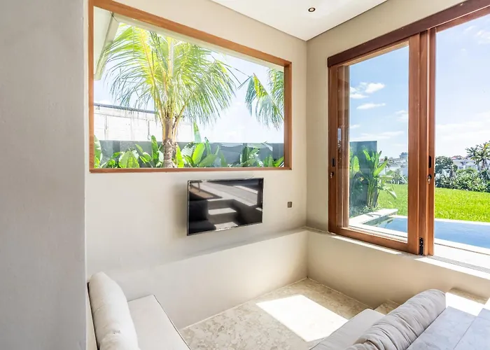 Villa Glentana - Rare 3br With Full Rice Field Views And Sunset Canggu