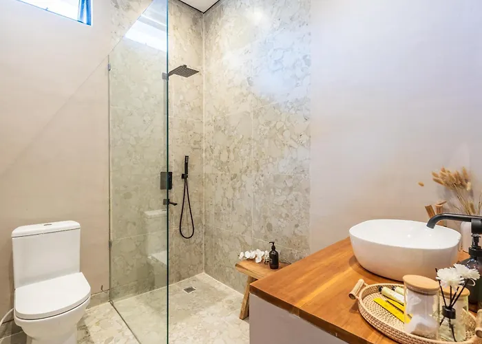 Glentana - Rare 3br With Full Rice Field Views And Sunset Canggu