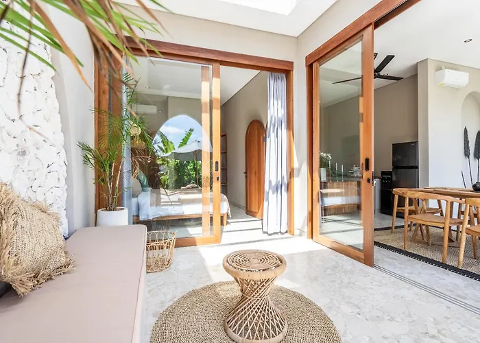 Villa Glentana - Rare 3br With Full Rice Field Views And Sunset Canggu