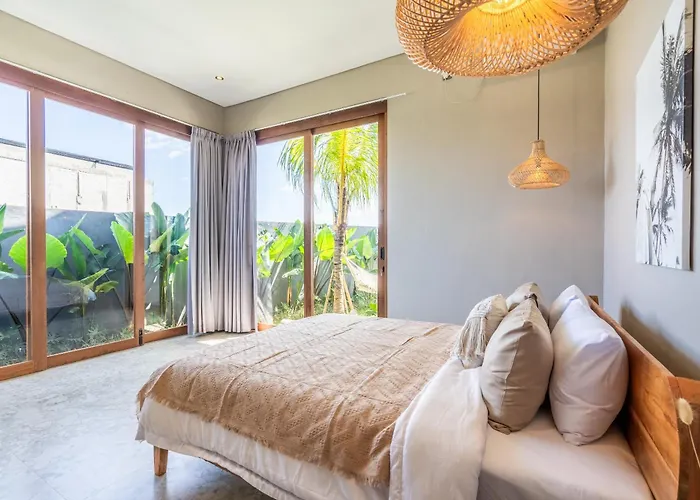 Glentana - Rare 3br With Full Rice Field Views And Sunset * Canggu